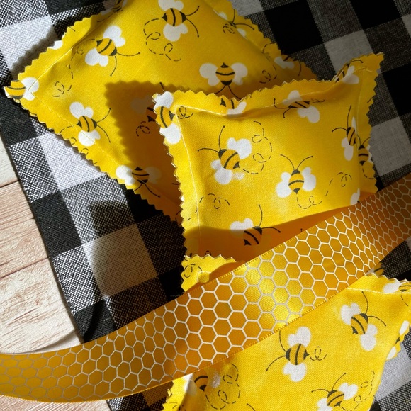 ⤵️🆕 Mini Pillows Honey Bee | farmhouse| Shelf/Tiered Tray/Basket set 🐝 - Picture 6 of 16